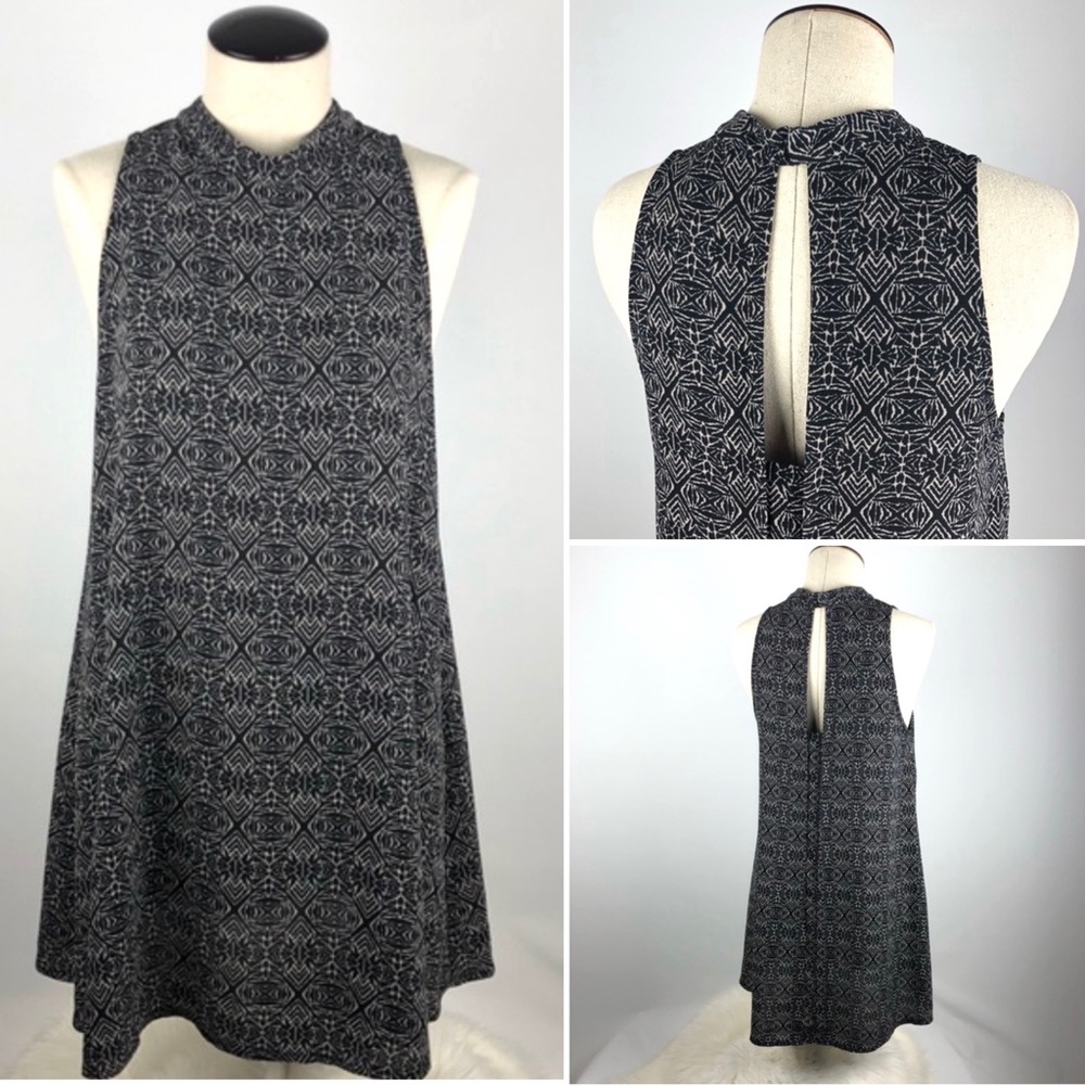 ASTR the Label  black/beige geo print shift dress